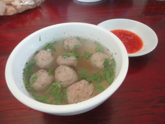 Beef ball soup to serve with noodle
